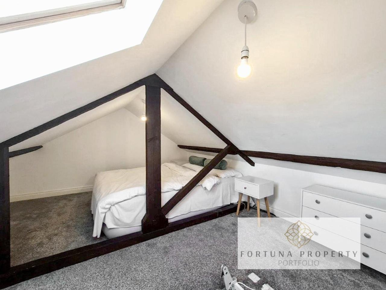 Margaret'S Loft By Fortuna Property Cheltenham Exterior foto